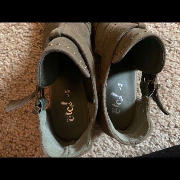 Green ankle booties - Picture 3 of 3